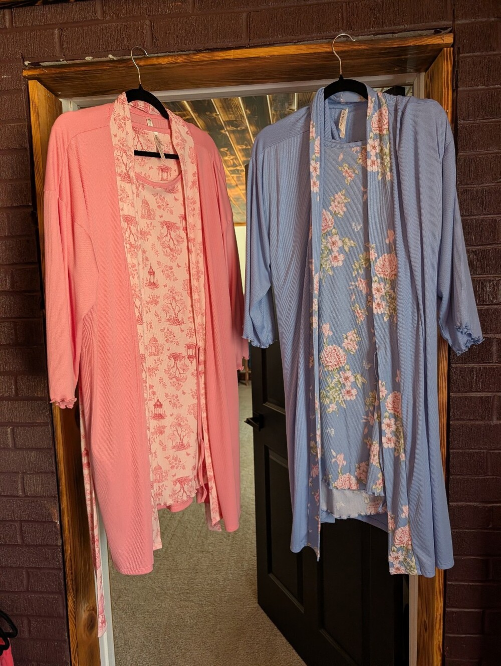 Women’s Pink And Blue Floral Trim Lightweight Nightgown And Robe